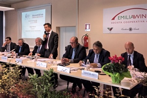 MERCURI CONCLUDE L’ASSEMBLEA DEL SETTORE VINO